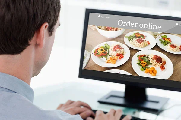 Easy online ordering     The food categories can be browsed, customized, added to the cart, and customers can order their favorite food items.